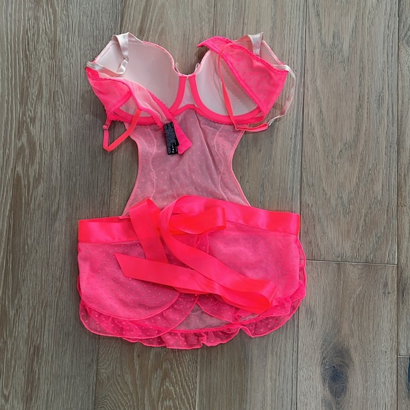 Victoria’s Secret lingerie 34c pink - Picture 5 of 5